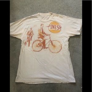 design by human T- shirt. Bike Riders. Cream M. Brand new vintage look.
